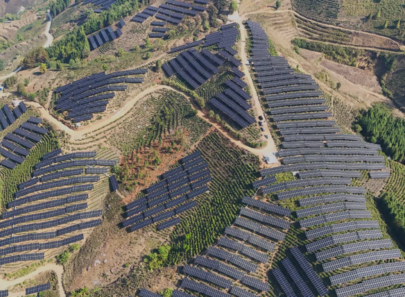 【新春走基层】西双版纳最大单体装机光伏项目全容量投产